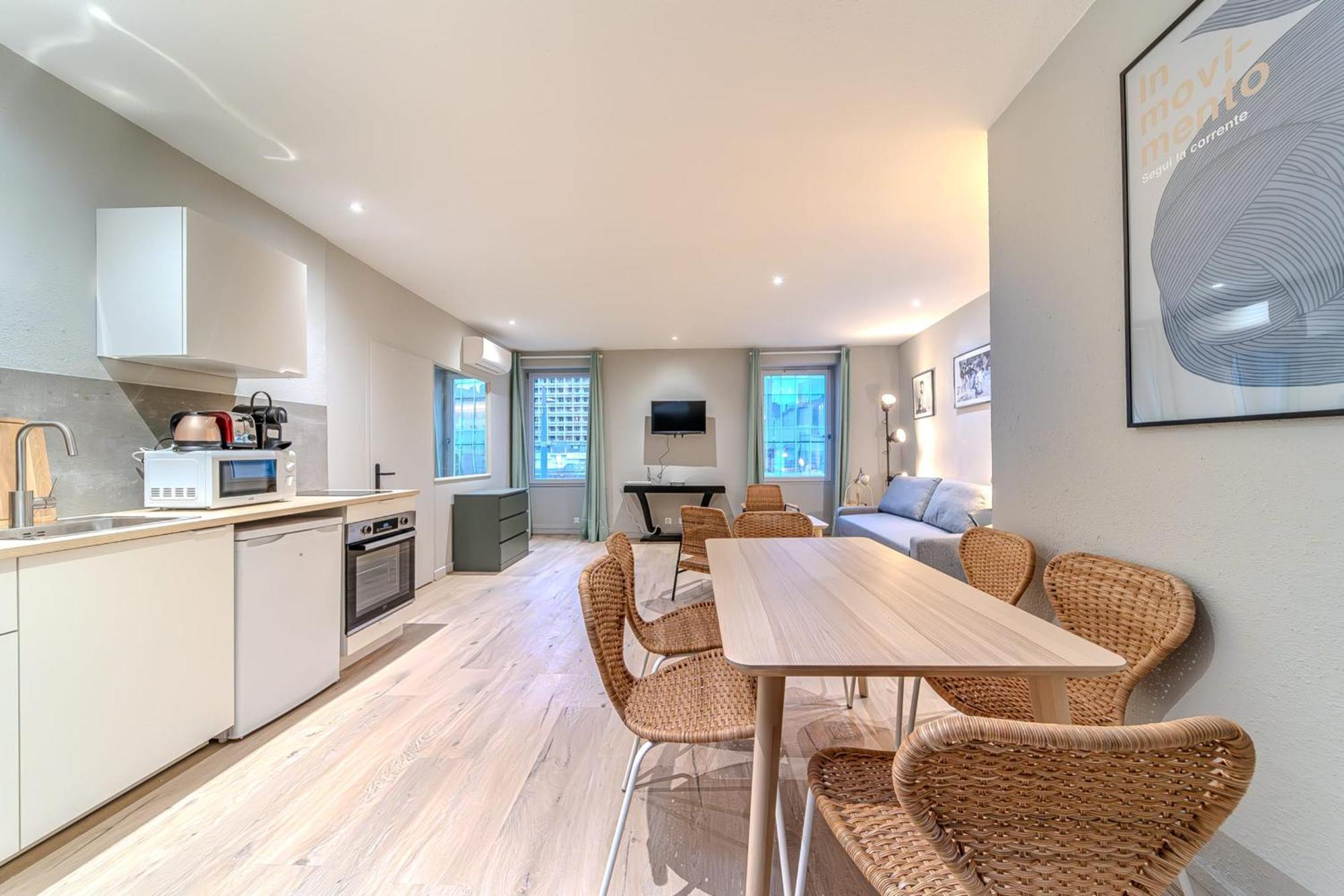 Charming 1-Bedroom Apartment Across From Halles Paul Bocuse & Part-Dieu Lyon Exterior photo
